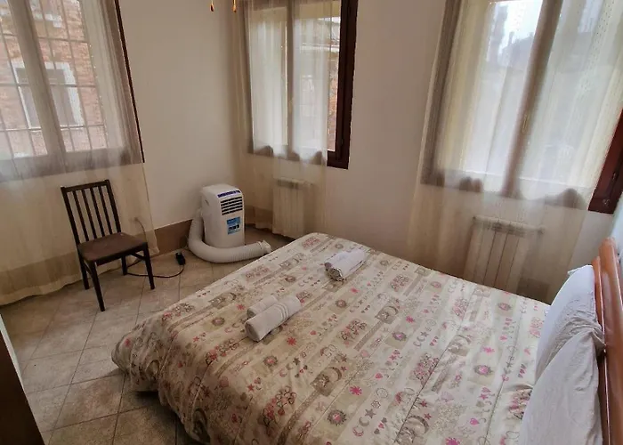 Canal Views Apartmán *